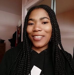 Meet your Posher, Lydia